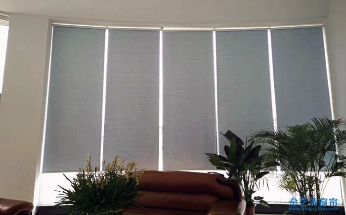 卷簾好不好,對卷簾不了解?小編給你說下卷簾窗簾優(yōu)缺點及種類介紹 金藝濤窗簾