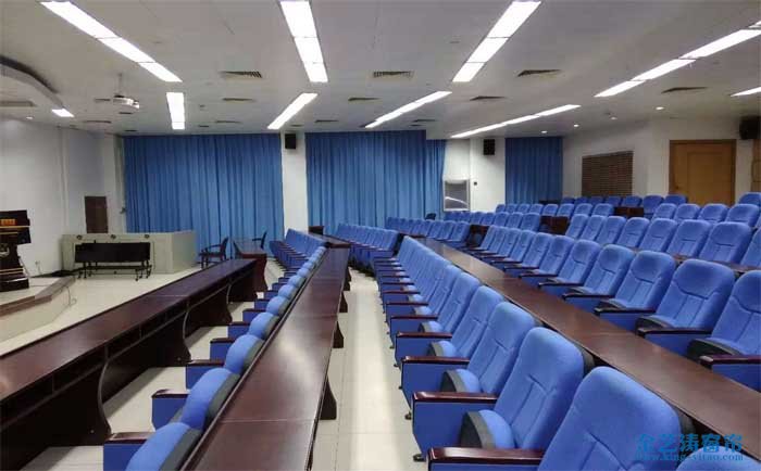 廣州番禺禺東西路陸軍學院教室遮光窗簾布工程實拍 遮光窗簾布